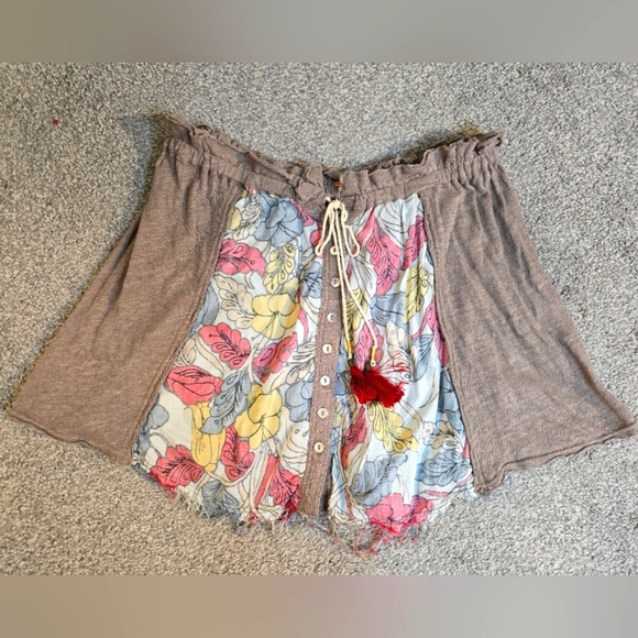 Free People Dresses & Skirts - Free People Tassel Boho Mini Skirt Lightweight Size XS
